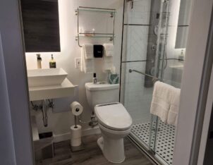 Juno Suite Bathroom